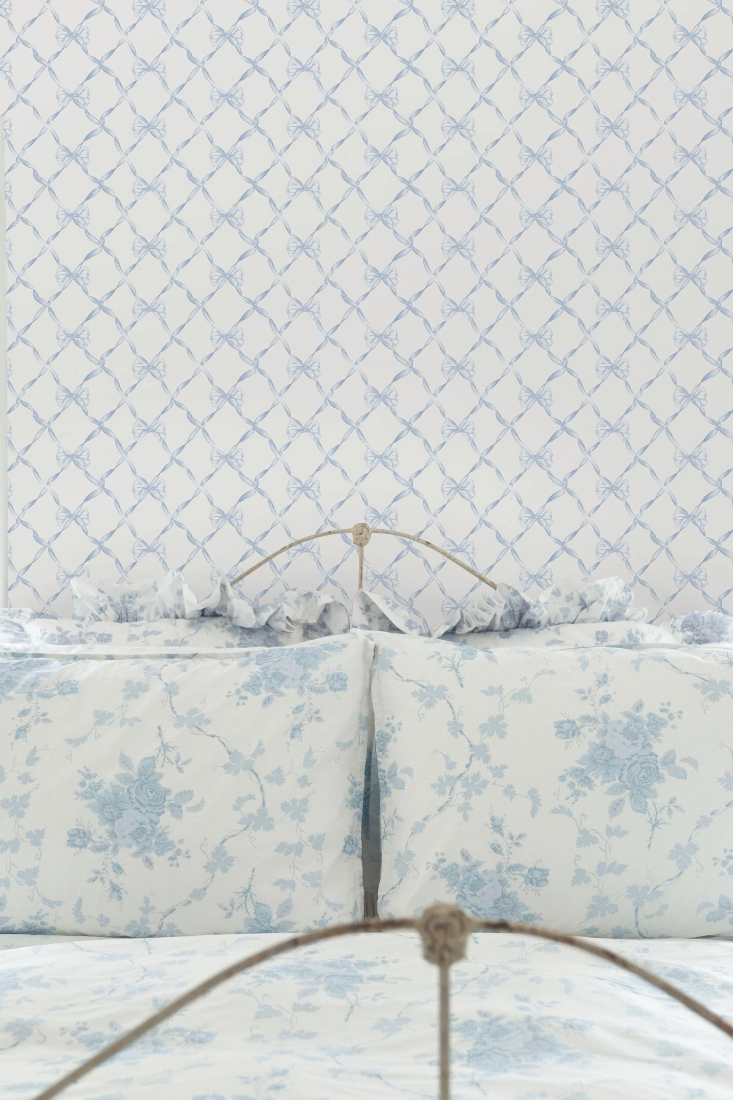 Baby Bow Blue Bella Standard Wallpaper