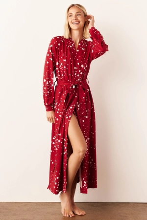 Skyler Banded Long Robe | Red Stars