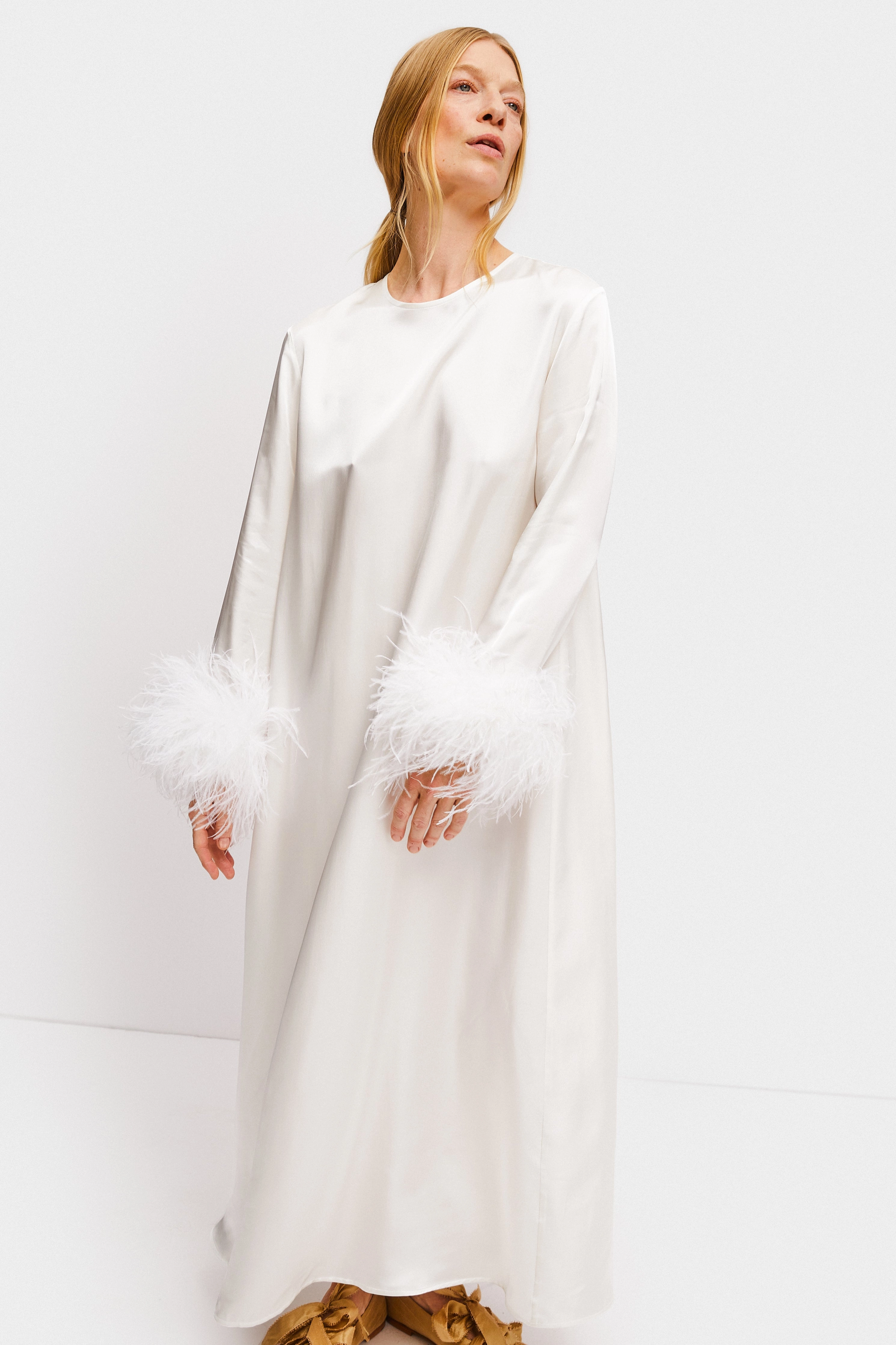 Suzi Maxi Dress With Detachable Feathers in White