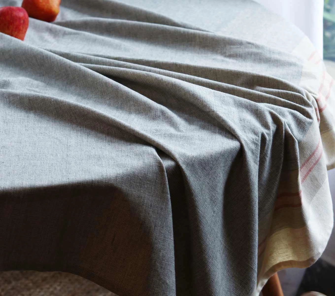 TABLE CLOTH