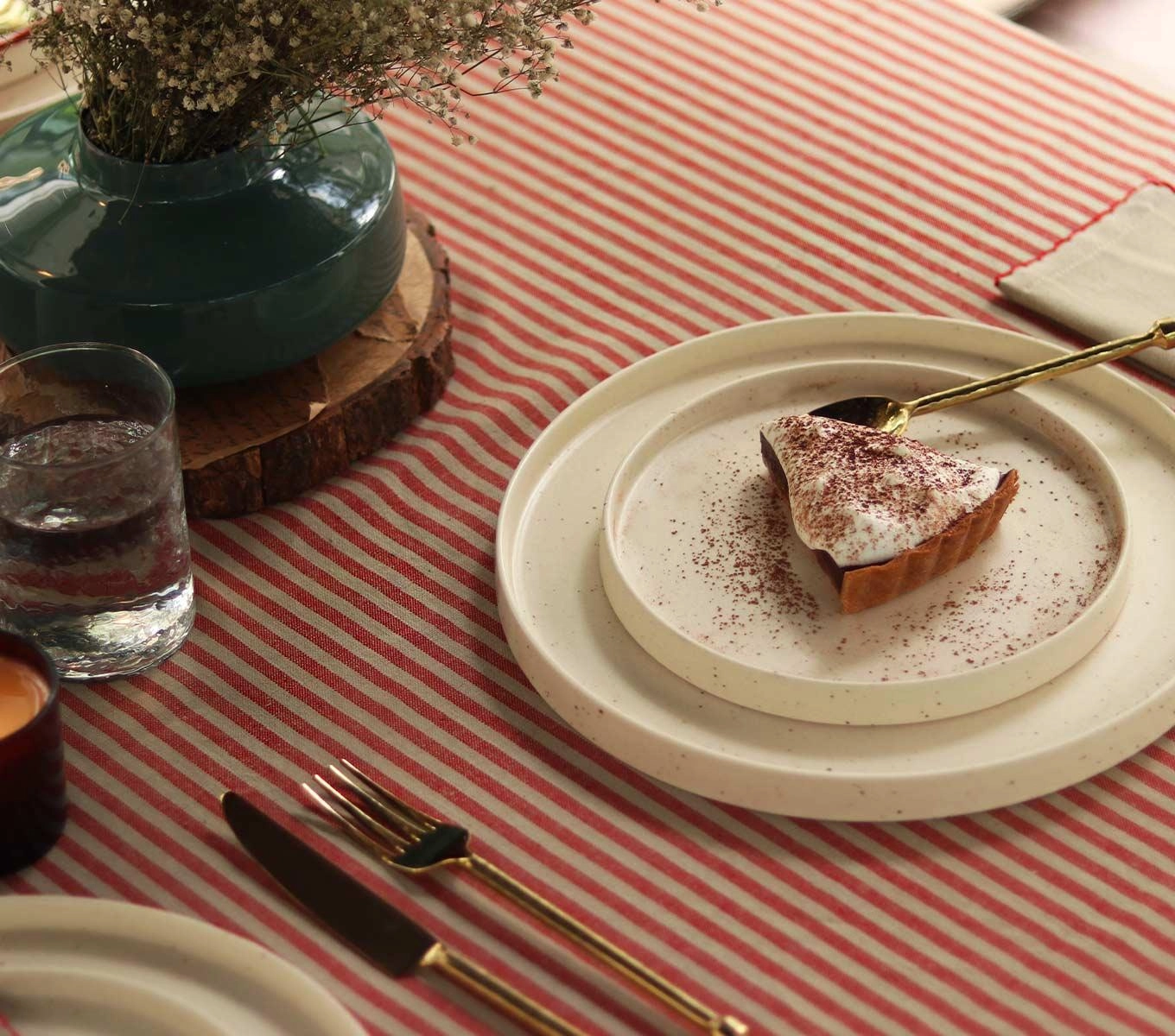 TABLE CLOTH