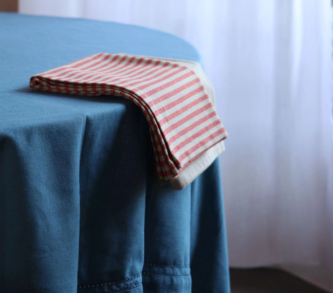 TABLE CLOTH