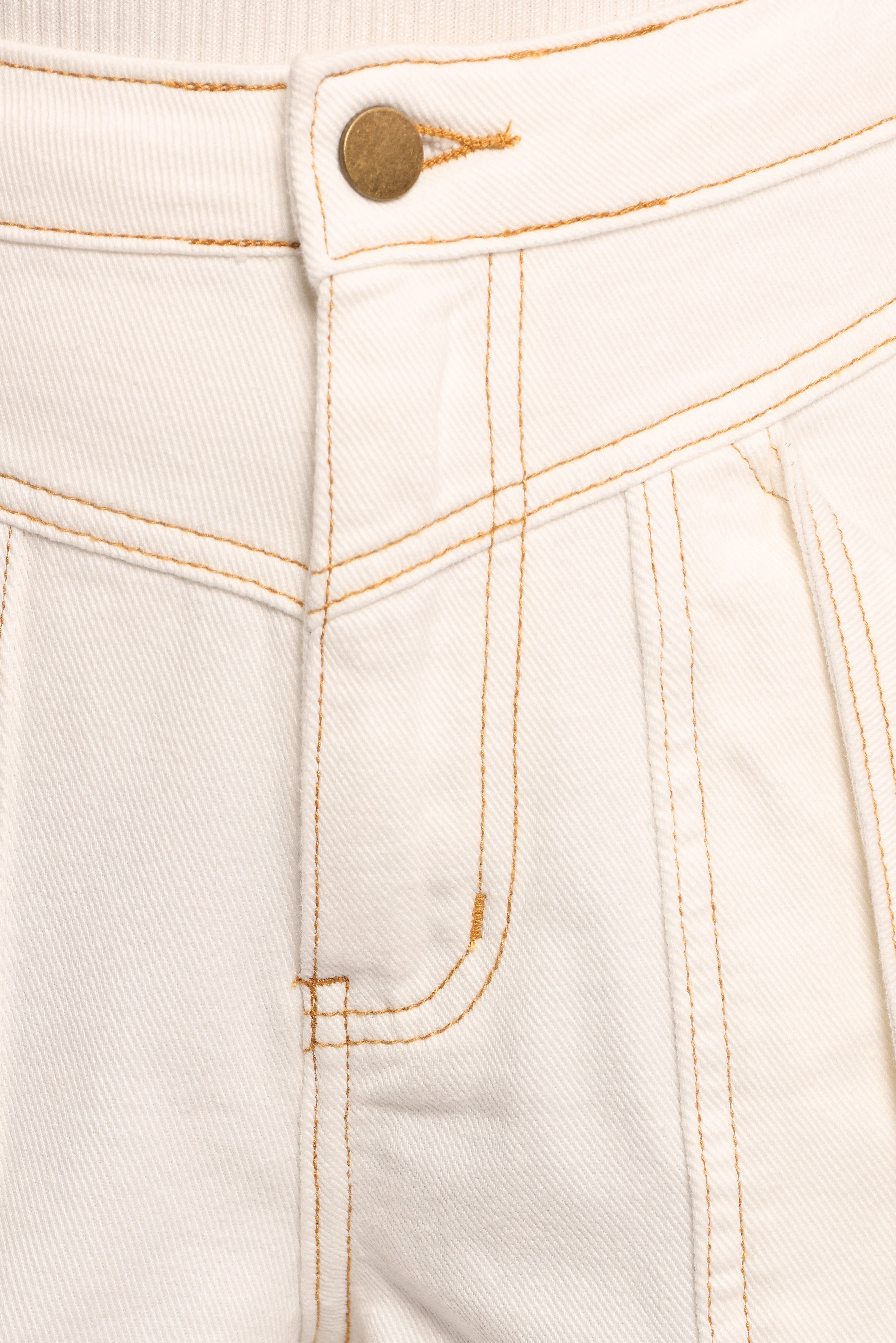 Travisha Contrast Stitch Short - White