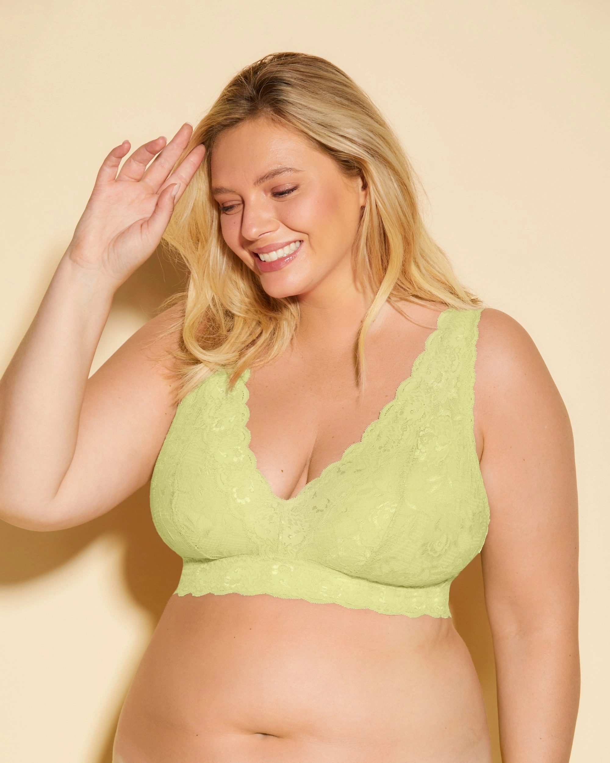 Ultra Curvy Longline-Bralette Plungie